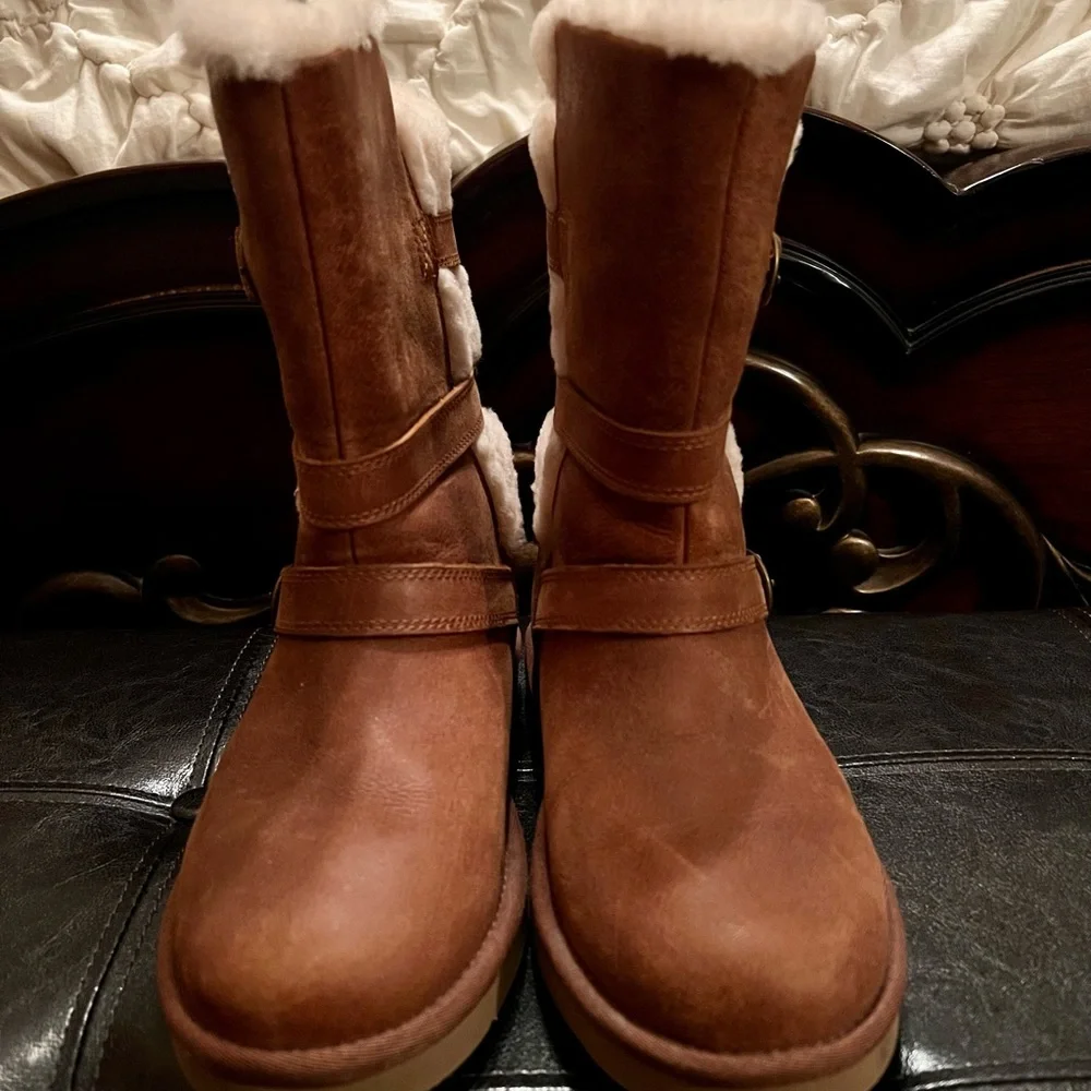 UGG boots - Picture 2 of 4